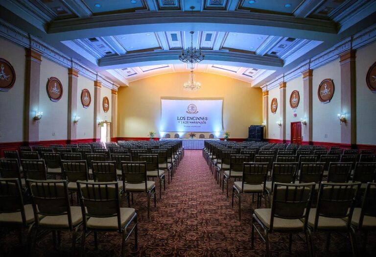 Los Candiles y Los Cristales Salones para Eventos de Ensueño.