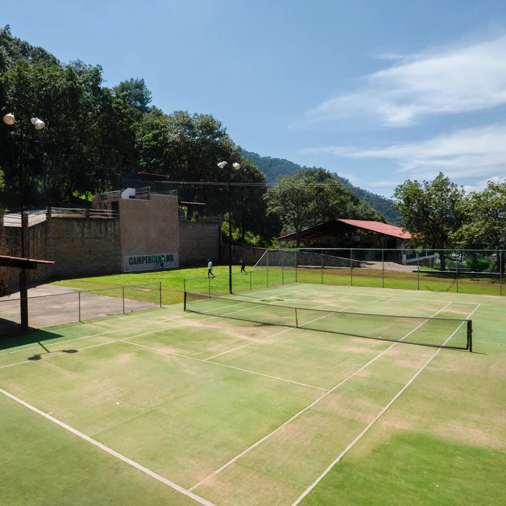 cancha-tenis-pasto