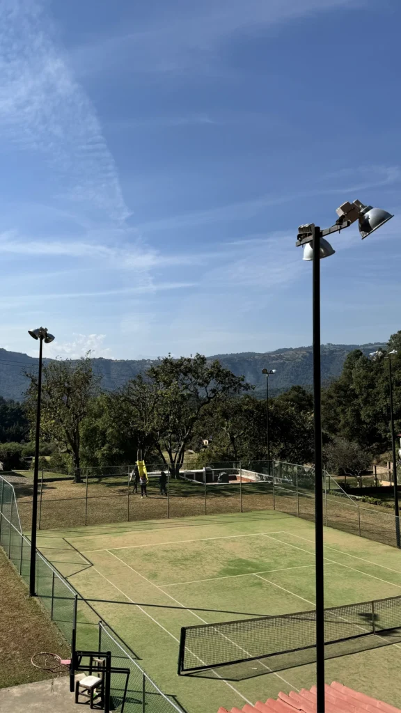 cancha-tenis-alumbrada